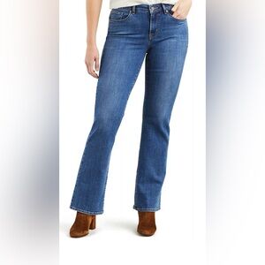 Levi's Classic Bootcut Women's Jeans in Blue (Mid Rise)